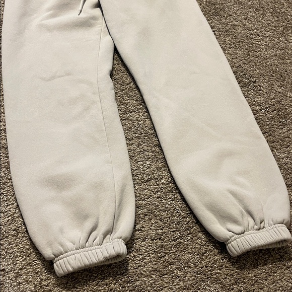 Princess Polly Women’s Track Pants Bubble Text Grey & Cloud White Size 4 - Picture 3 of 8